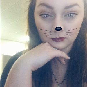 Meet your Posher, Quila